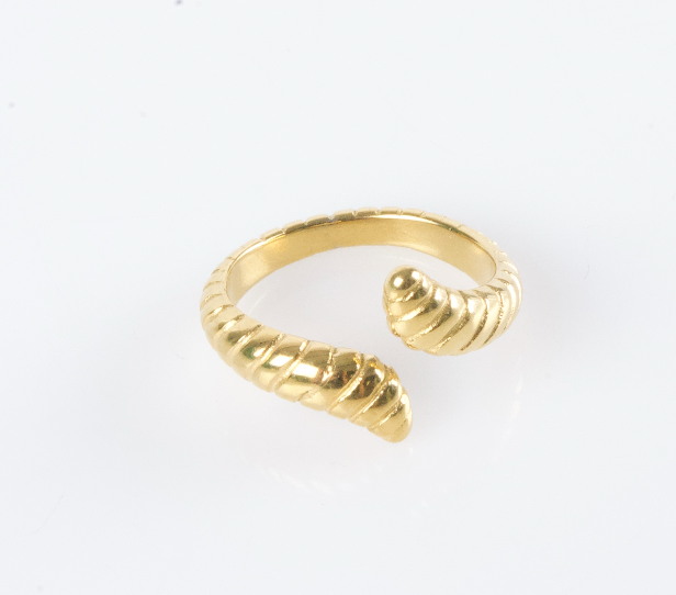 Anillo Snake Charm